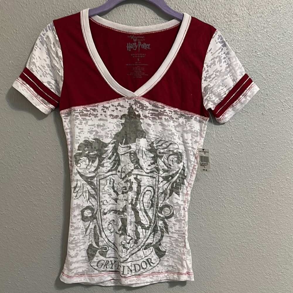 New with tags Harry Potter Gryffindor V-Neck T-Shirt